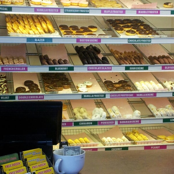 Foto diambil di Cafe Donuts &amp; KaleidoScoops Ice Cream oleh K R. pada 4/18/2013