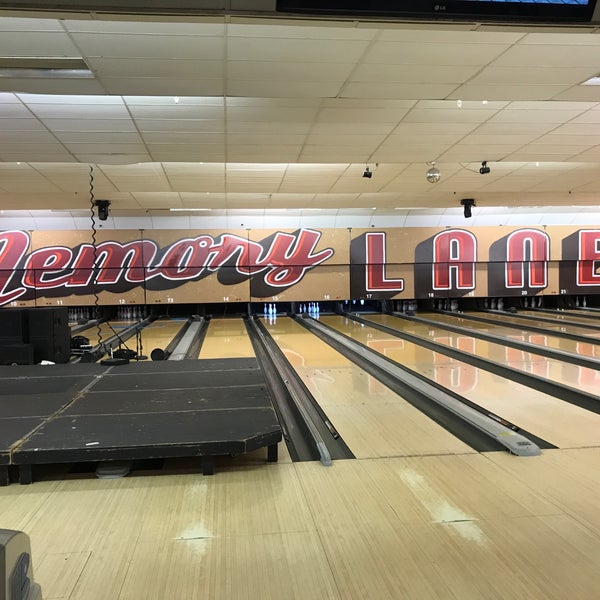 Photo taken at Memory Lanes and the Flashback Cafe by Göran G. on 8/11/2018