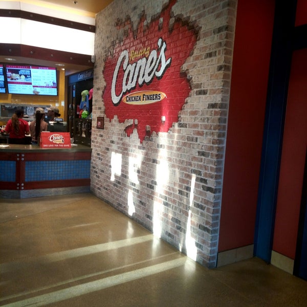 Photo taken at Raising Cane&#39;s Chicken Fingers by Ryan Y. on 9/25/2017