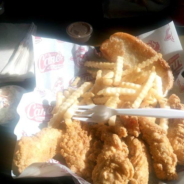 Photo taken at Raising Cane&#39;s Chicken Fingers by Ryan Y. on 11/28/2016