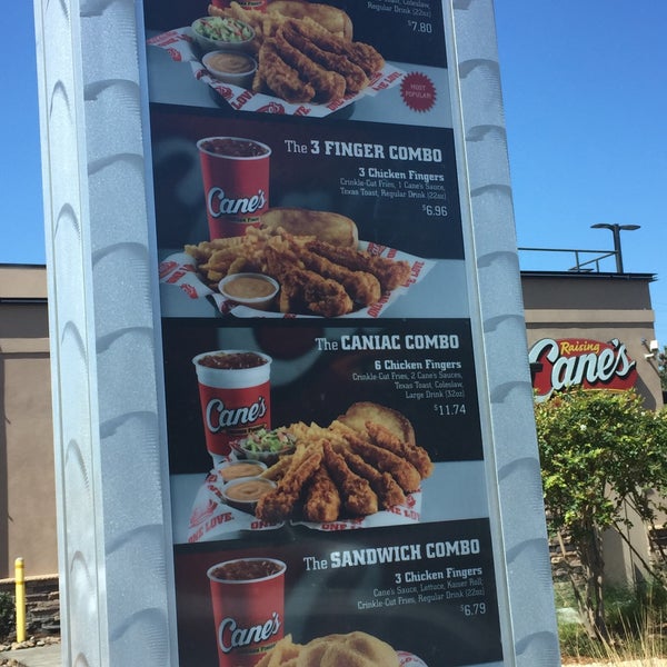 Photo taken at Raising Cane&#39;s Chicken Fingers by Ryan Y. on 9/23/2018