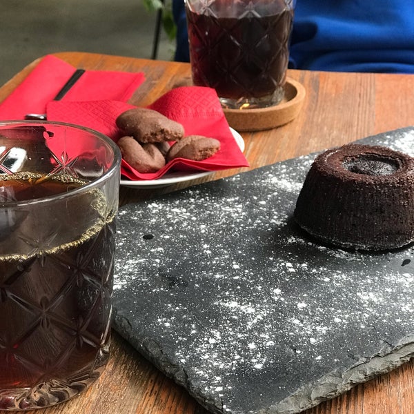 1/27/2019 tarihinde Selda Ç.ziyaretçi tarafından The Lukkans Coffee'de çekilen fotoğraf