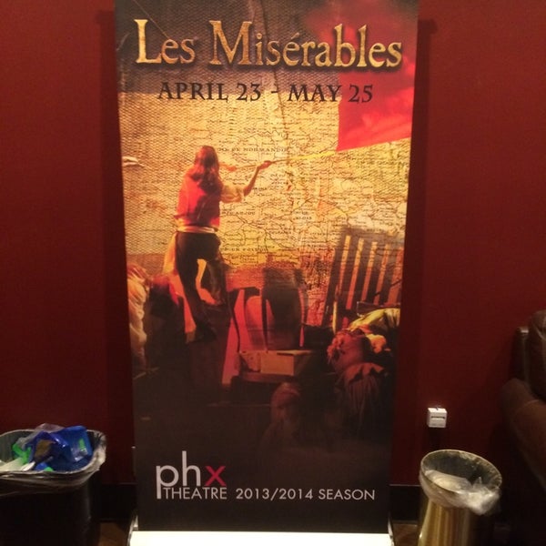 รูปภาพถ่ายที่ Phoenix Theatre โดย Jon เมื่อ 5/25/2014