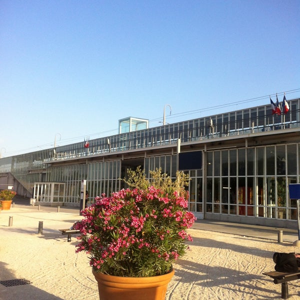 6/17/2013에 Laure L.님이 Gare SNCF d&#39;Avignon TGV에서 찍은 사진