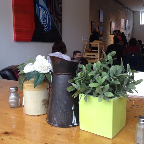 3/29/2014 tarihinde Tanya M.ziyaretçi tarafından Lazy Daisy&#39;s Cafe'de çekilen fotoğraf