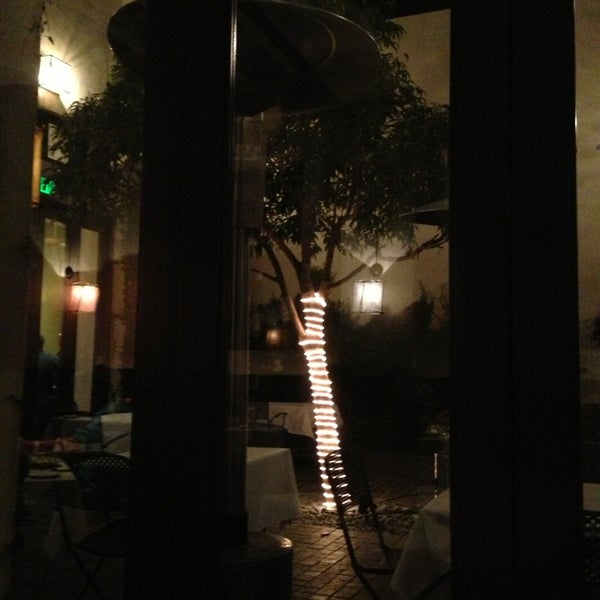 1/17/2013にJim L.がCatalan Mediterranean Restaurantで撮った写真