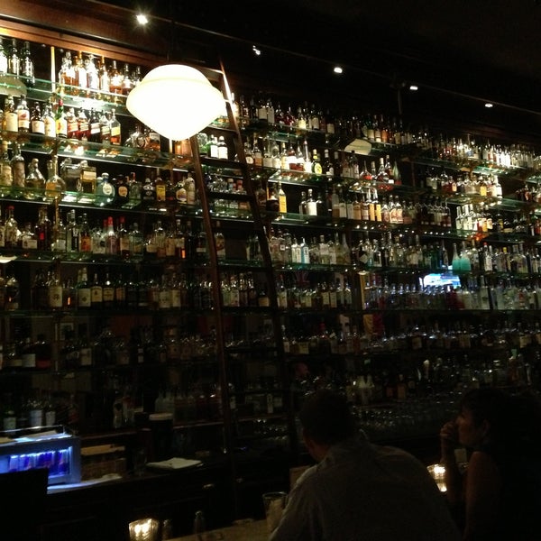 5/10/2013にJim L.がPaddy&#39;s Bar &amp; Grillで撮った写真