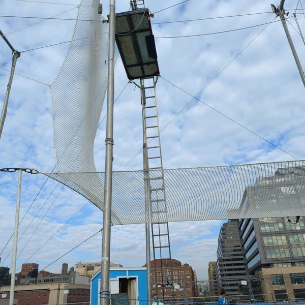 Foto tirada no(a) Trapeze School New York por Casey T. em 5/4/2022