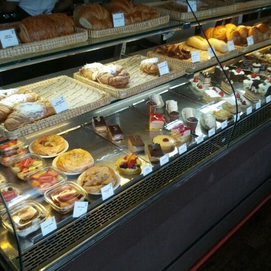 10/5/2012にHarry M.がChampagne French Bakery Cafeで撮った写真