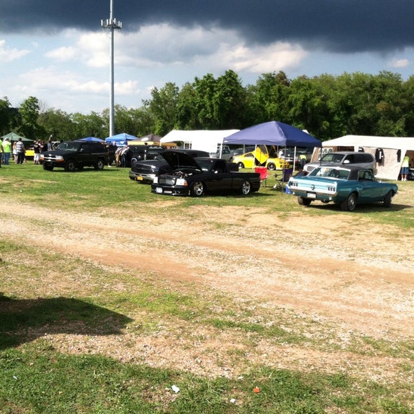 Twin HiWay DriveIn (Now Closed) Movie Theater in Robinson Twp.