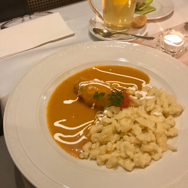 Photo prise au Dunacorso Restaurant par Olga M. le12/28/2019