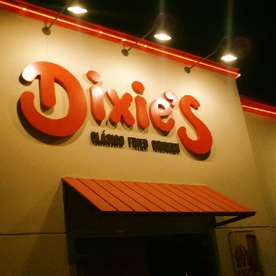 Photo taken at Dixie&#39;s by Ivo A. on 4/16/2014