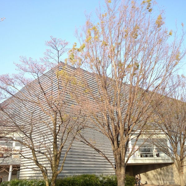 Photo taken at 鴻巣市文化センター クレアこうのす by HOKUTO7 on 4/12/2014