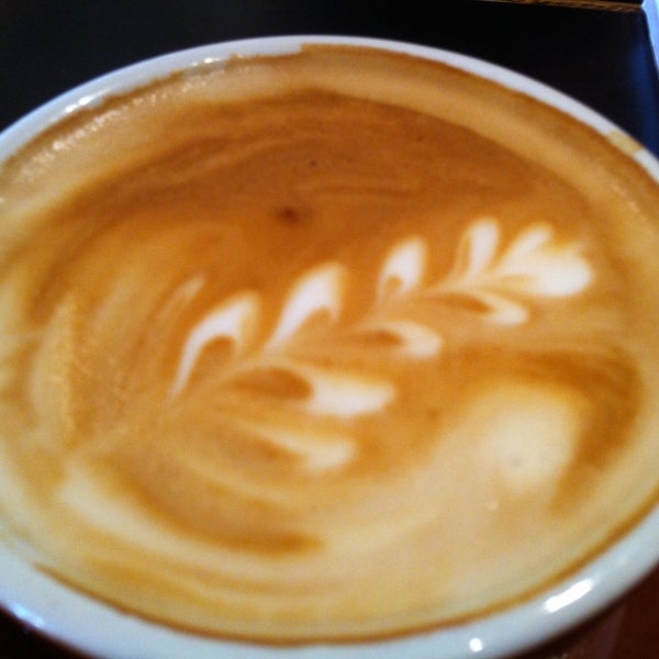 5/10/2013にLynn A.がSunflower Caffé Espresso &amp; Wineで撮った写真