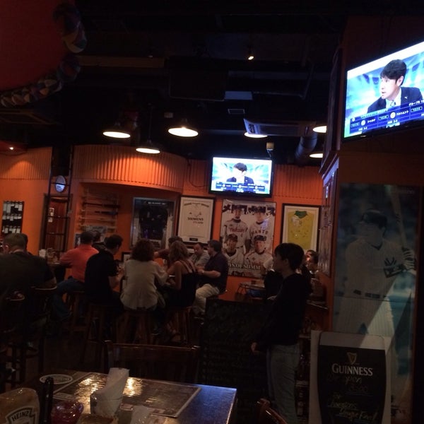 5/24/2014 tarihinde Thomas S.ziyaretçi tarafından Legends Sports Bar &amp; Grill'de çekilen fotoğraf