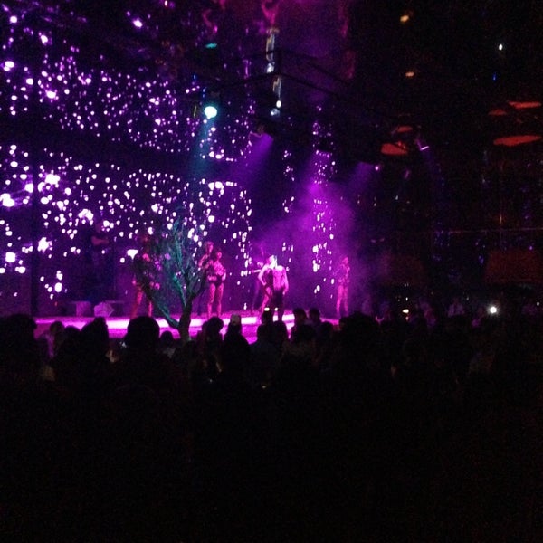 Cibo ресторан в екатеринбурге. Клуб плей. Сцена в клубе. Бережки холл боулинг. Plays hall.