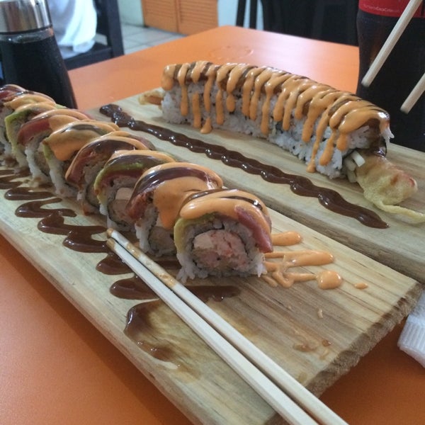 Варшавский экспресс ресторанный дворик. Mr sushi балкания нова. Атмосфера на комендантском мистер суши. Атмосфера на комендантском мистер суши. Mr sushi спб.