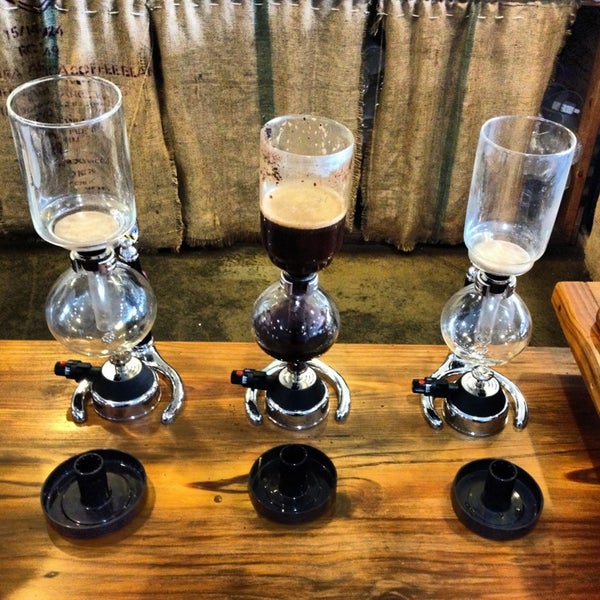 10/9/2013にBrew C.がGentle Brew Coffee Roastersで撮った写真