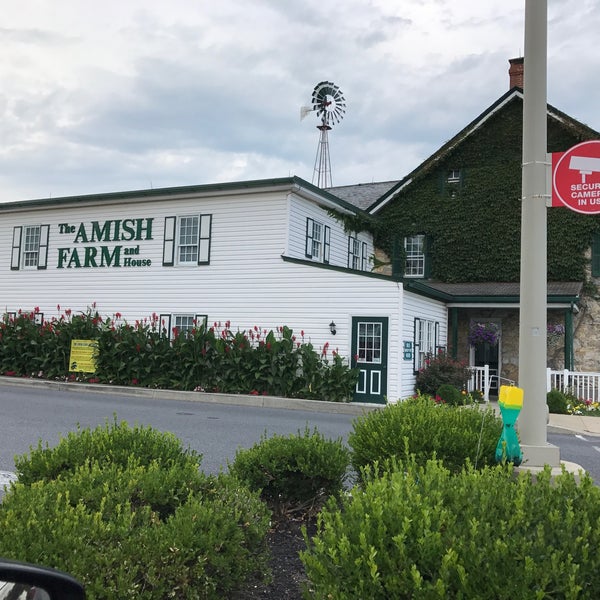 รูปภาพถ่ายที่ The Amish Farm and House โดย ItsRasha เมื่อ 7/24/2017