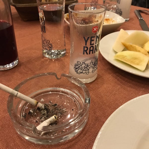 Photo taken at Balıkçıdede Restaurant by Aabb T. on 10/26/2018