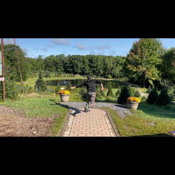 Photos at Maple Hill Disc Golf Course - Disc Golf in Leicester