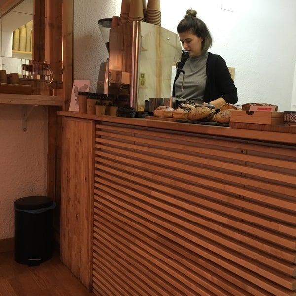 10/8/2016 tarihinde Óscar Á.ziyaretçi tarafından Syra Coffee'de çekilen fotoğraf