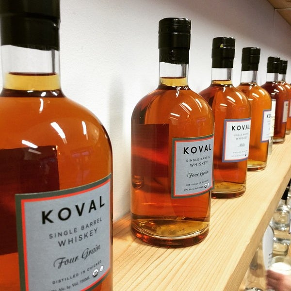 รูปภาพถ่ายที่ Koval Distillery โดย Terence M. เมื่อ 1/10/2015