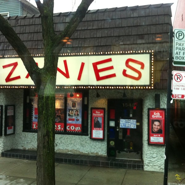 รูปภาพถ่ายที่ Zanies Comedy Club โดย Christa C. เมื่อ 4/17/2013