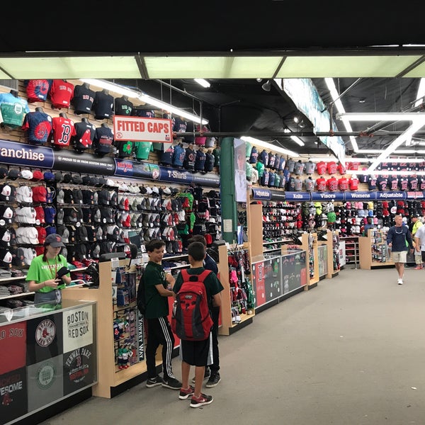 Red Sox Team Store - Fenway - Kenmore - Audubon Circle - Longwood - 19  Yawkey Way