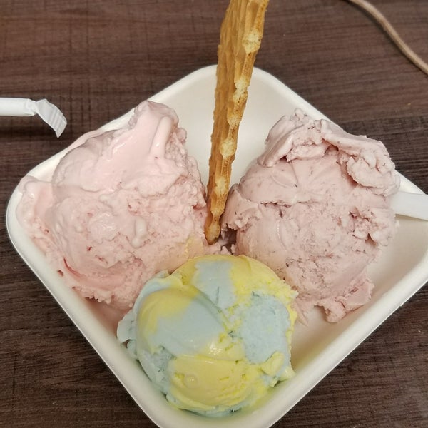 Das Foto wurde bei Jeni&#39;s Splendid Ice Creams von Kevin Tyler B. am 6/10/2018 aufgenommen