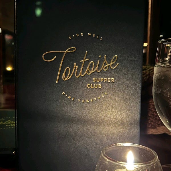 รูปภาพถ่ายที่ Tortoise Supper Club โดย Kevin Tyler B. เมื่อ 1/15/2022