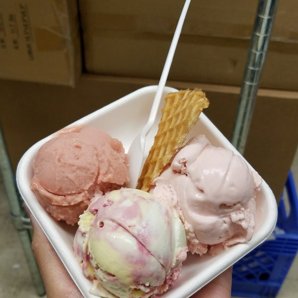 6/27/2018에 Kevin Tyler B.님이 Jeni&#39;s Splendid Ice Creams에서 찍은 사진