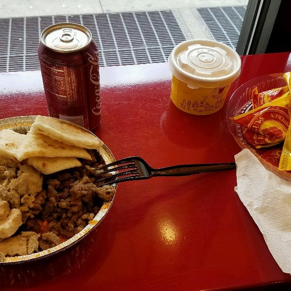 Photo taken at The Halal Guys by Kevin Tyler B. on 5/2/2017