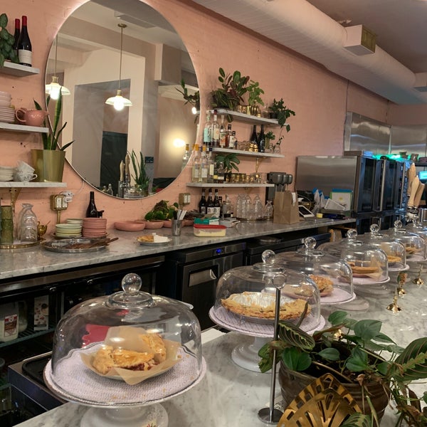 Photo prise au Petee&#39;s Cafe par Tamara P. le6/2/2019