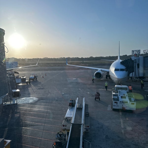รูปภาพถ่ายที่ Aeropuerto Internacional de Tocumen (PTY) โดย Alexandre K. เมื่อ 2/14/2024
