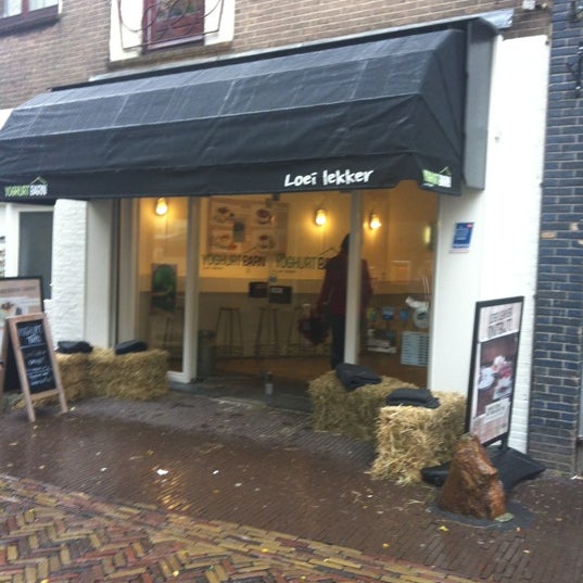 Yoghurt Barn Neude Janskerkhof en Domplein Utrecht, Utrecht