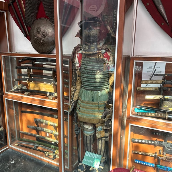 Museo de Oro del Perú y Armas del Mundo Av. Alonso de Molina 1100 Museo de Oro del Perú y Armas del Mundo Av. Alonso de Molina 1100