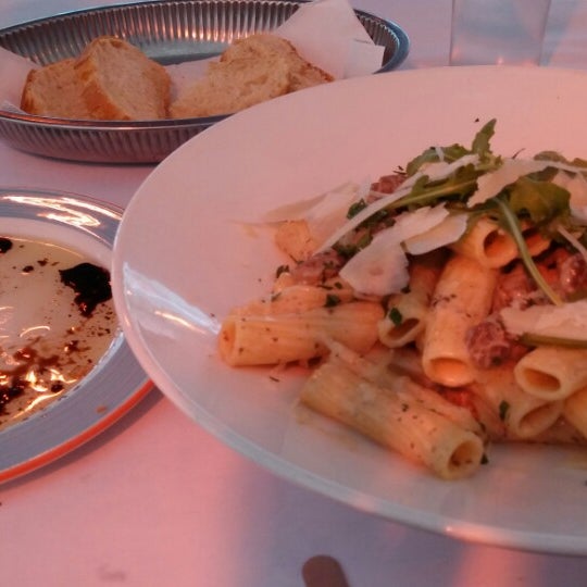 Das Foto wurde bei Restaurant Amalfi von Cansel I. am 9/14/2014 aufgenommen