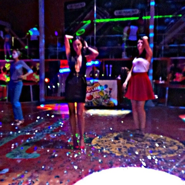 Ресторан коктейль холл гурзуф. Гурзуф ночные клубы. Коктейль холл гурзуф. Коктейль холл гурзуф. Коктейль холл гурзуф.