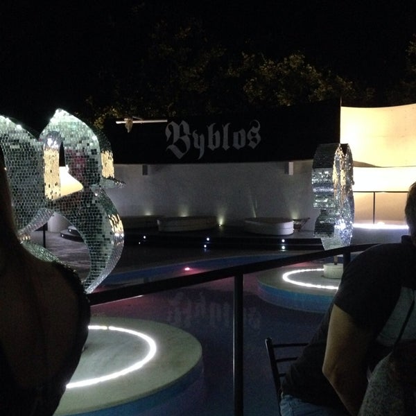 รูปภาพถ่ายที่ Byblos Club โดย Tine L. เมื่อ 8/14/2014