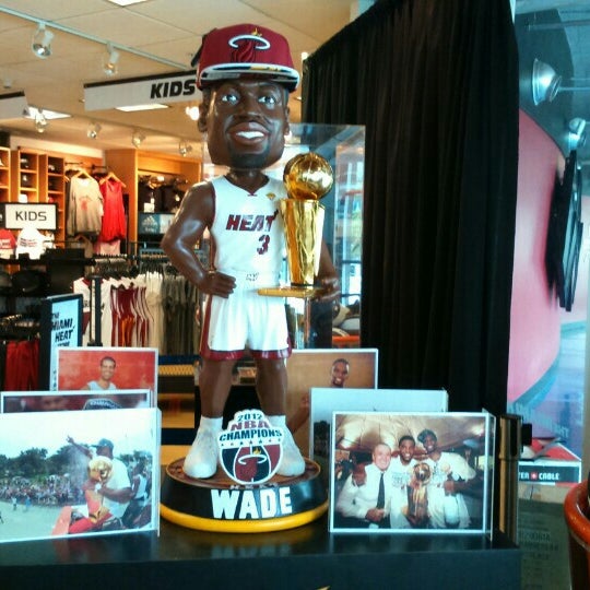 Miami Heat Store American airlines Arena - Sporting Goods Retail