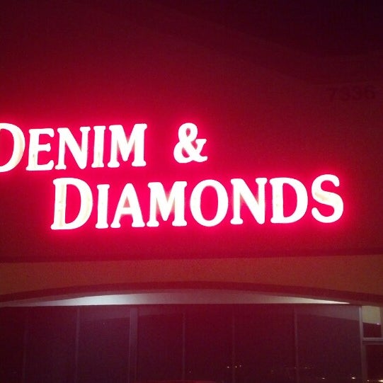 รูปภาพถ่ายที่ Denim &amp; Diamonds โดย Tad &quot;Tank&quot; M. เมื่อ 3/16/2013