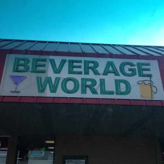 รูปภาพถ่ายที่ Beverage World โดย Jason A. เมื่อ 11/30/2012