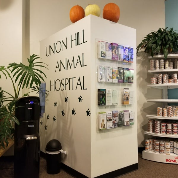Foto diambil di Union Hill Animal Hospital oleh Susan C. pada 11/20/2017