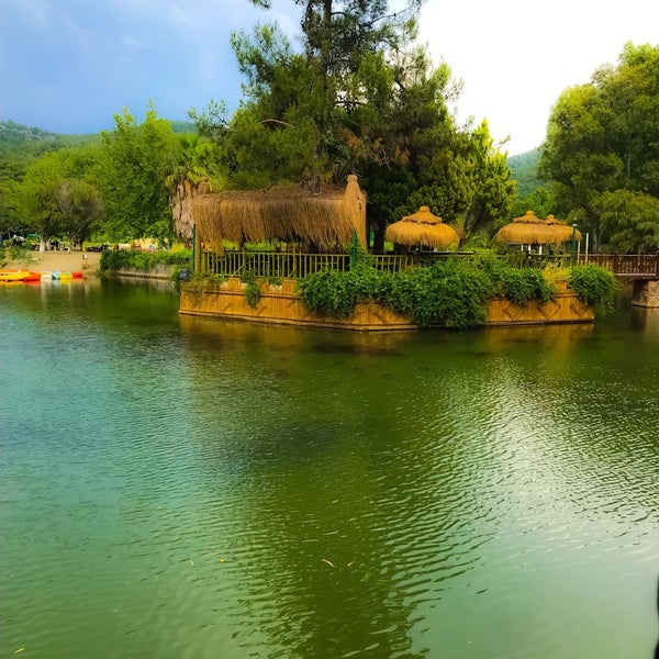 Das Foto wurde bei Saklı Göl Restaurant &amp; Nature Club von 〽️ am 6/9/2019 aufgenommen