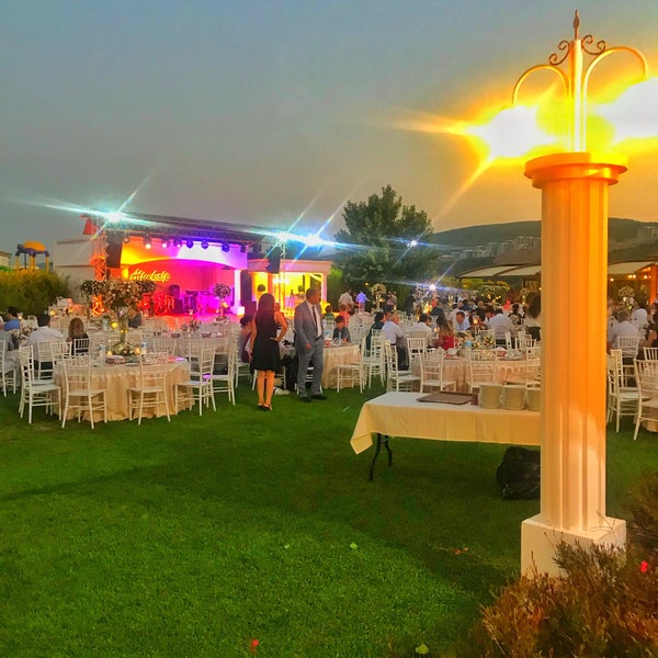 9/1/2018 tarihinde 〽️ziyaretçi tarafından Altınkalp Restaurant Düğün Salonu'de çekilen fotoğraf