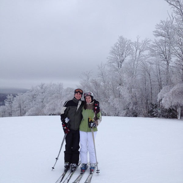 รูปภาพถ่ายที่ HoliMont Ski Area โดย Rebecca D. เมื่อ 3/2/2013