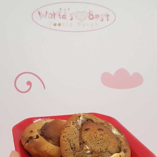 Снимок сделан в World&#39;s Best Cookie Dough пользователем Moony 9/17/2018
