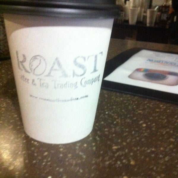 12/6/2014 tarihinde Ashlie K.ziyaretçi tarafından Roast Coffee &amp; Tea Trading Company'de çekilen fotoğraf