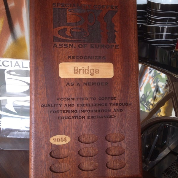 6/8/2014 tarihinde 😇Stavros S.ziyaretçi tarafından Bridge speciality coffee &amp; snack'de çekilen fotoğraf